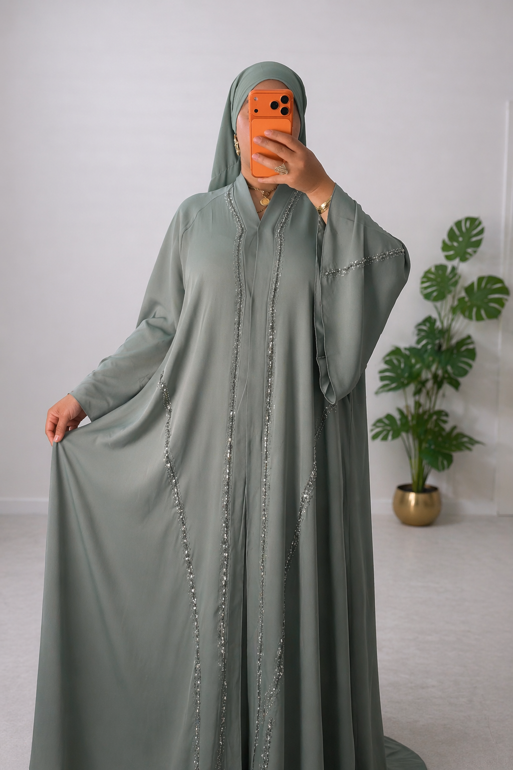 Abaya Amira